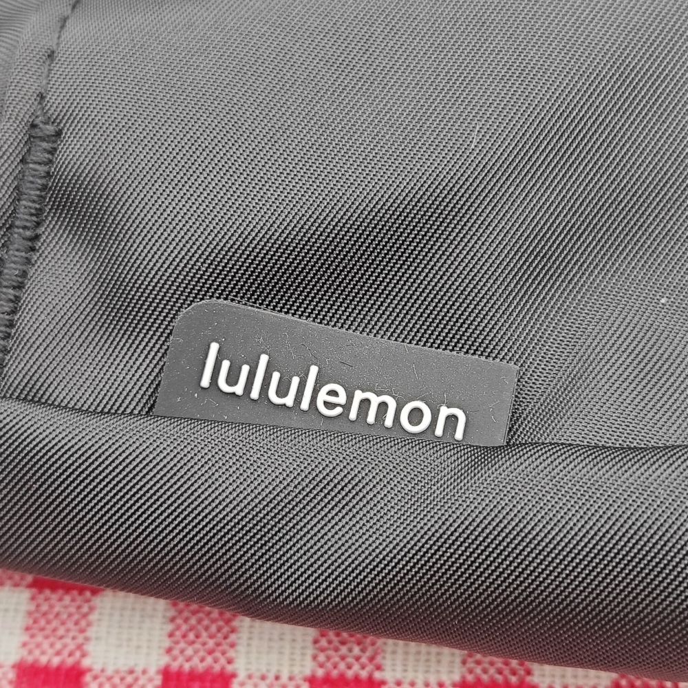 Lululemon gold All Night Festival Bag 5L - Picture 5 of 5